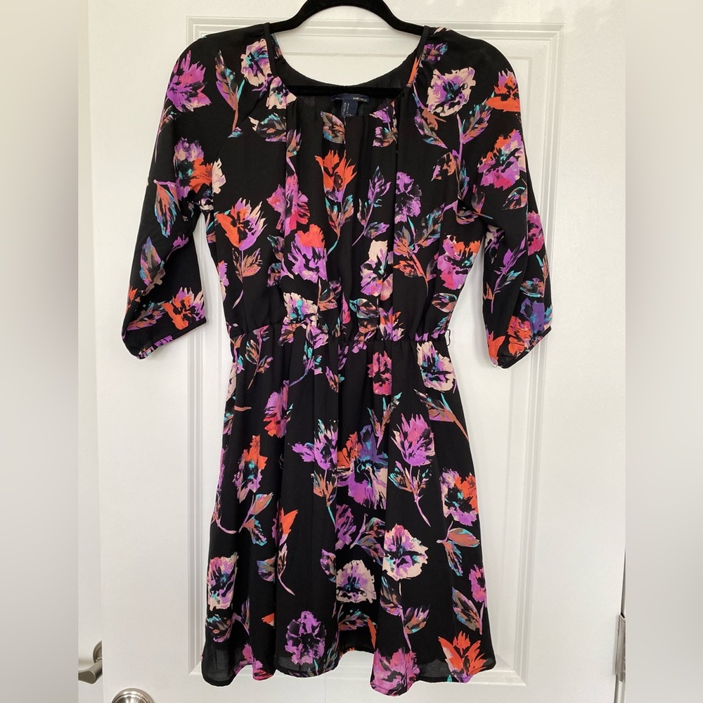 FOREVER 21 black and floral dress. Size small